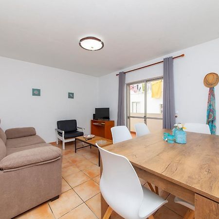 B18 - Village Street Apartment Лагос Екстериор снимка