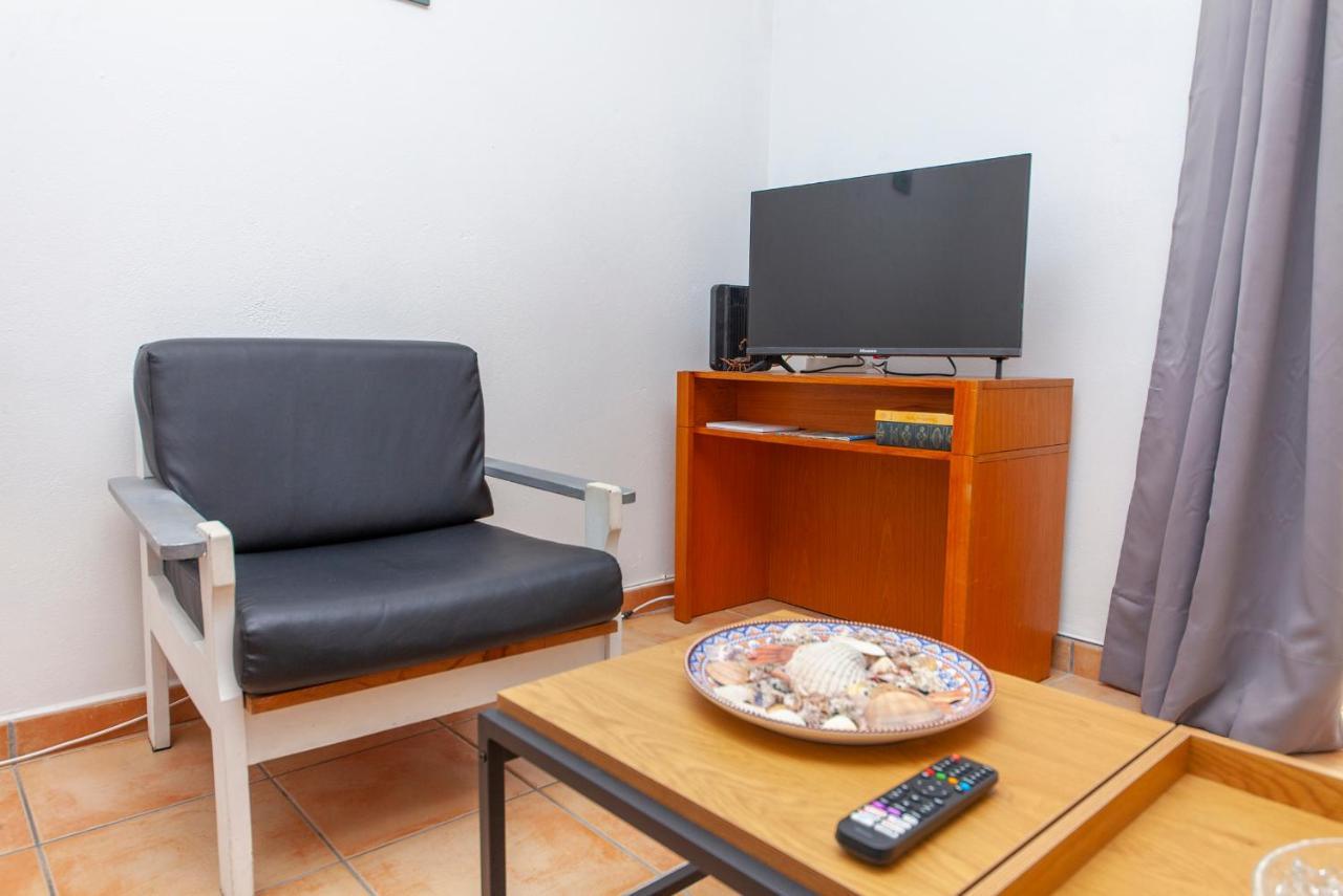 B18 - Village Street Apartment Лагос Екстериор снимка