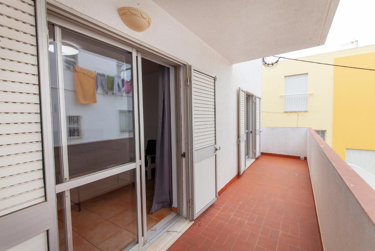 B18 - Village Street Apartment Лагос Екстериор снимка