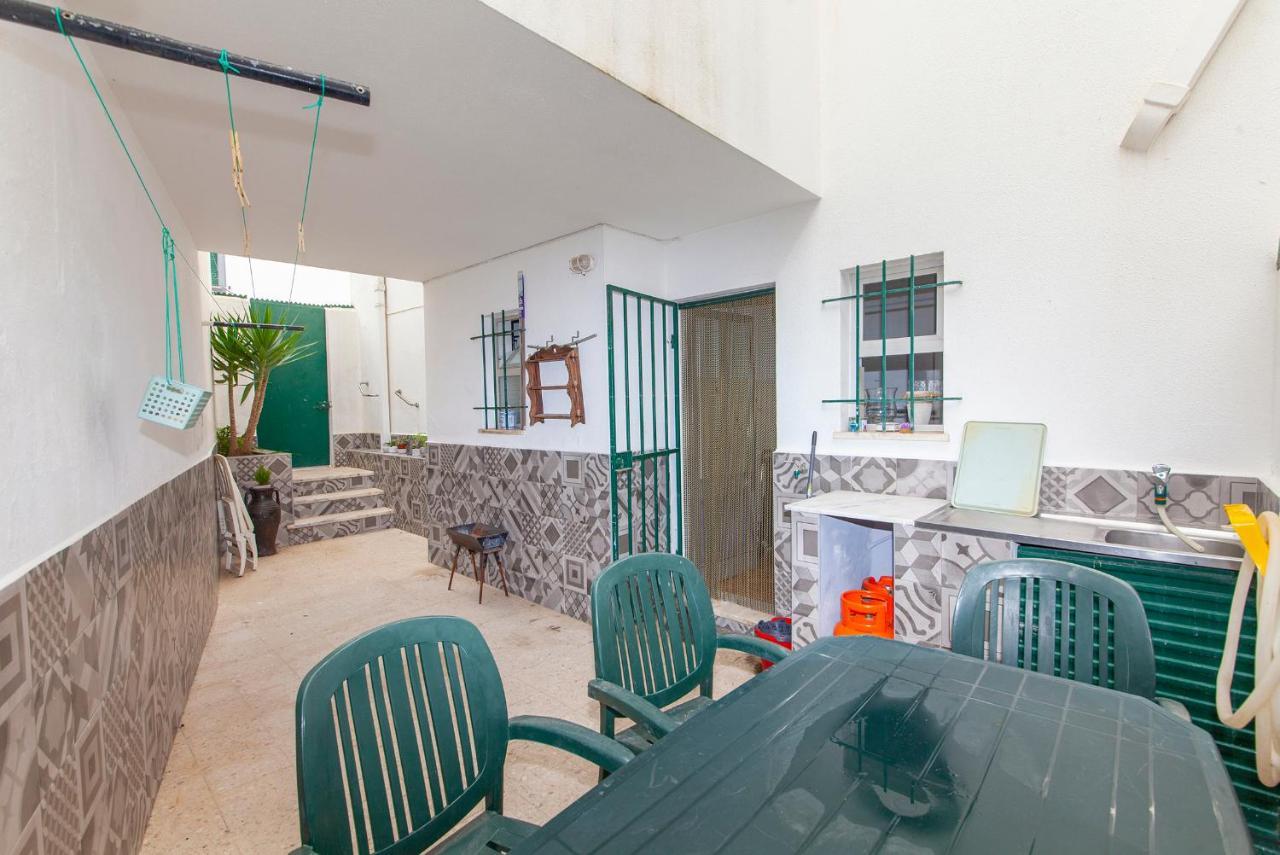 B18 - Village Street Apartment Лагос Екстериор снимка