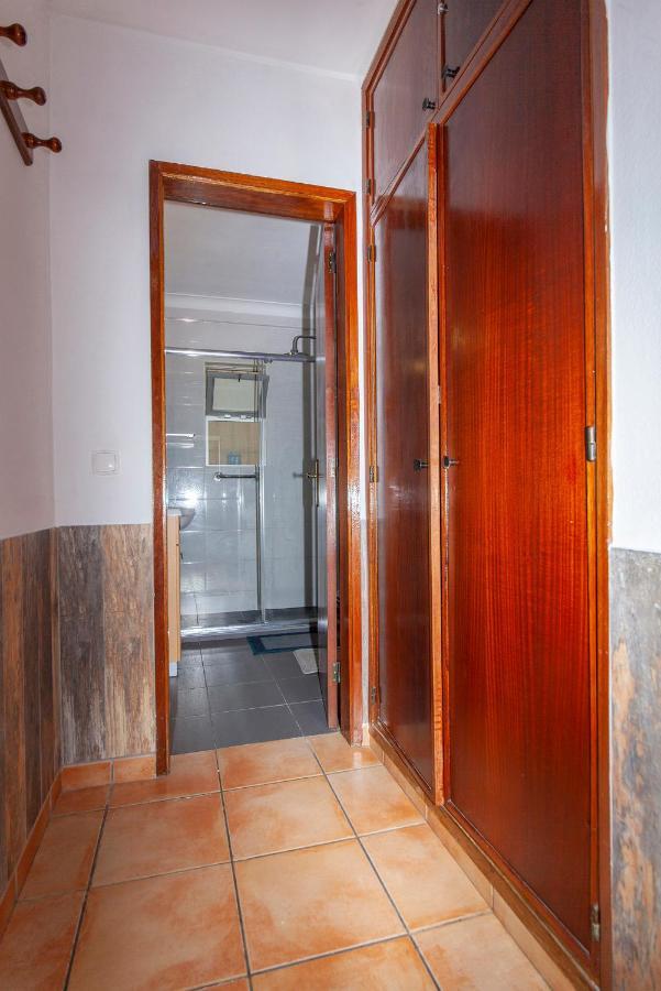 B18 - Village Street Apartment Лагос Екстериор снимка