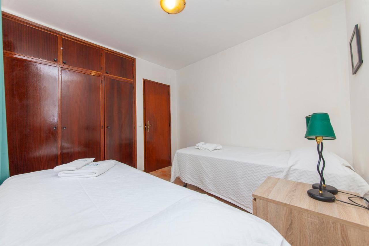 B18 - Village Street Apartment Лагос Екстериор снимка